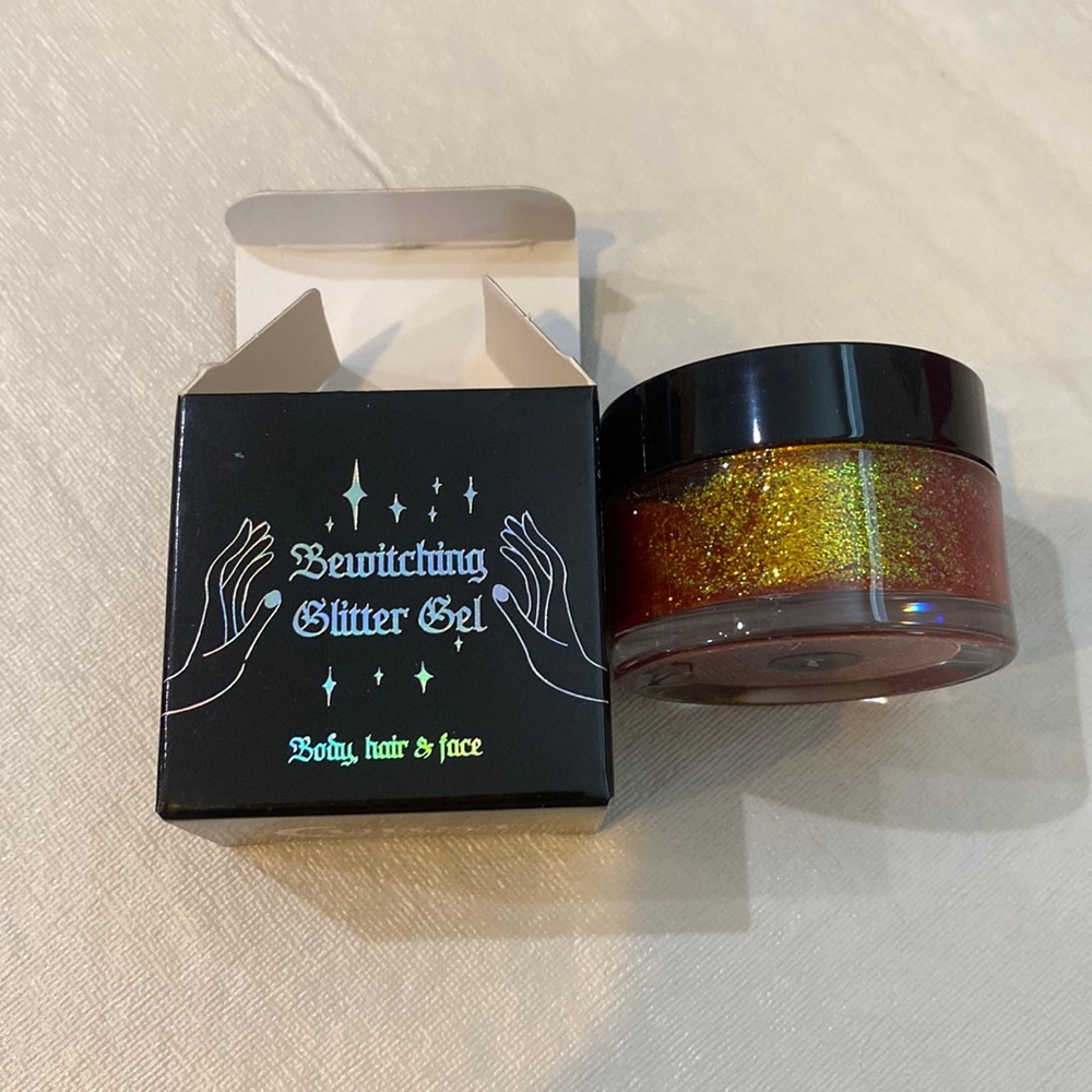 Bewitching Glitter Gel Curst Kosmetics Shade Curse